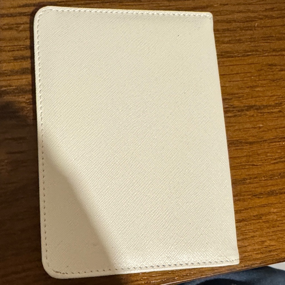 White and Gold Passport Holder - Picture 3 of 3